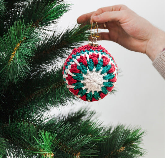 Crochet festive bauble + Step by step video tutorial